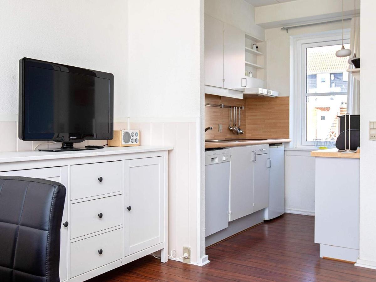 6 Person Holiday Home On A Holiday Park In Borre エクステリア 写真