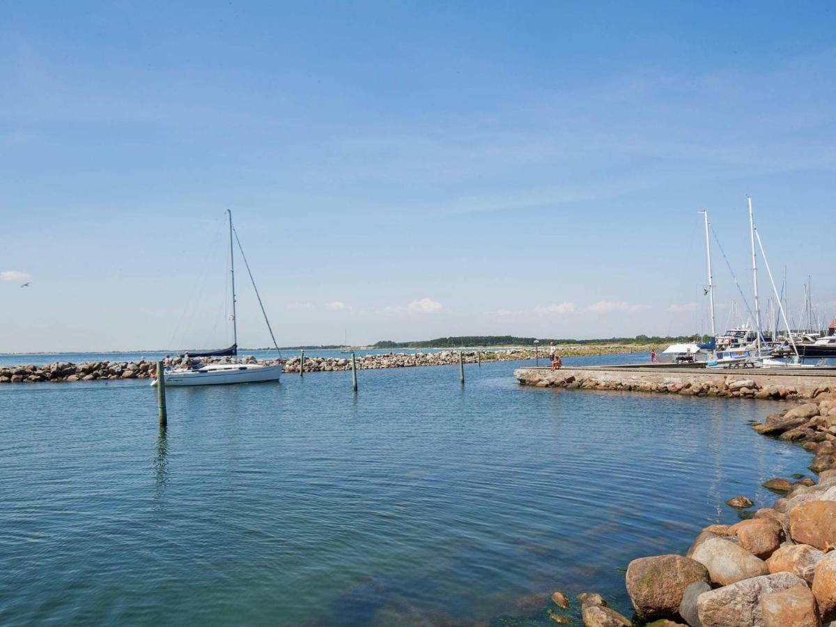 6 Person Holiday Home On A Holiday Park In Borre エクステリア 写真