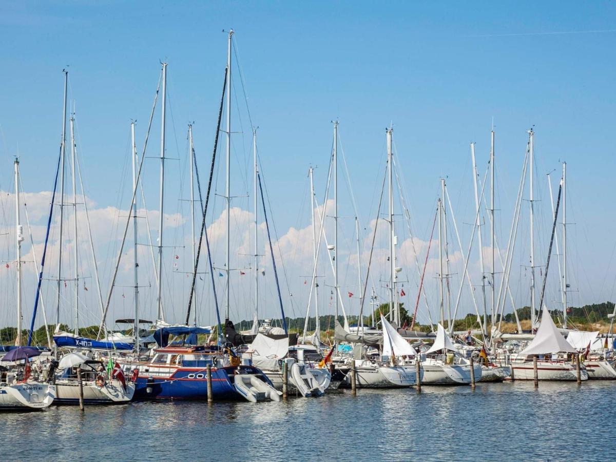 6 Person Holiday Home On A Holiday Park In Borre エクステリア 写真
